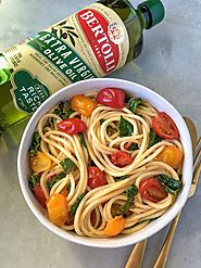 Summer Tomatoes and Kale Pasta