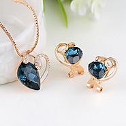 Buy Rose Gold Pendant and Stud Earrings set at Eva Victoria