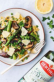 Springtime Pasta with Asparagus, Cremini Mushrooms, Peas & Parsley