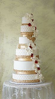 Delight in Custom Wedding Cakes by Roobina’s Cake