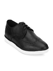 Buy Red Tape Men Black Brogues - Casual Shoes for Men 7189883 | Myntra