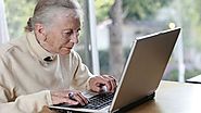 Los adultos mayores, acorralados por la digitalización: les cuesta cada vez más pagar los servicios