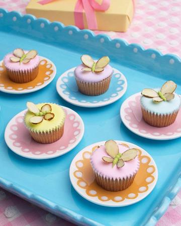 Cupcake Decorating Ideas for a Bridal Shower | A Listly List