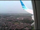 Garuda Indonesia landing in Makassar (by : alan peter)