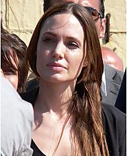 Angelina Jolie Without Makeup - Top 10 Pictures | Pretty in 2019 | Angelina jolie makeup, Angelina jolie, Without makeup