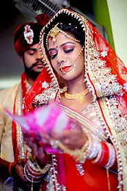 A Dreamy Wedding With The Bride In Unique Bridal Photo - Shubhbaraat