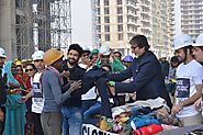 9 Places, NGOs, Trusts, And Organizations In Delhi You Can Donate Clothes/Blankets To This Winter - Viral Bake