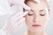 What Is the Difference Between a Cosmetic Doctor & a Plastic Surgeon?