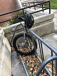 Vanessa Ribeiro on Twitter: "Every time I see a unicycle on a bike rack I think I’ve witnessed bike theft. Good to kn...
