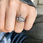Selecting Side Stones with an Engagement Ring