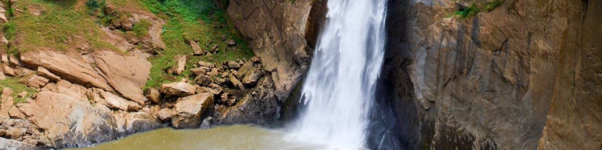 Headline for The 05 Best Nuwara Eliya District Waterfalls – Trails to Cherish