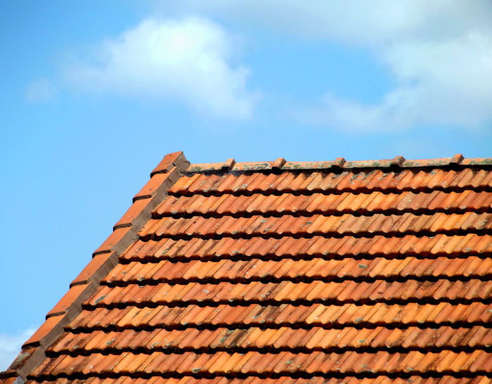 Signs that Your Roof Is at the End of Its Life A Listly List