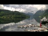 Ferry sets off from Ulvik, Norway (on time lapse)