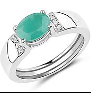 Choose your favourite green emerald rings online