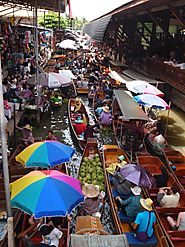 Damnoen Saduak Floating Market