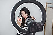 3 out-of-the-ordinary ways to use a ring light - Cosmetic Beauty Boutique