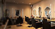 Use the high-class bridal makeup services provided at the Style ‘N’ Scissors salon!