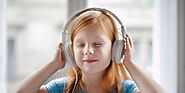 Les meilleurs podcasts pour enfant à écouter durant les vacances - App-enfant
