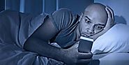 La lectura prolongada en ‘smartphone’ aumenta el 90% de síntomas visuales