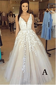 Buying a Lace Wedding Dress from a Top Seller