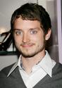 Elijah Woods was 20 when he shot for LOTR, but was 30 when he shot for The Hobbit. Yet he looked exactly the same in ...