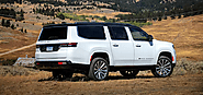 How does the 2025 Lincoln Navigator near El Paso TX compare to the Jeep Grand Wagoneer?