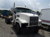 Salvage 2005 Mack 600 Ch600 6 cylinders Truck